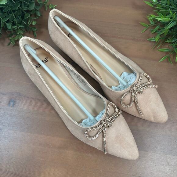 Avenue Women's Flat Zoey Point Toe Shoes Size 9 Wide - Picture 2 of 9